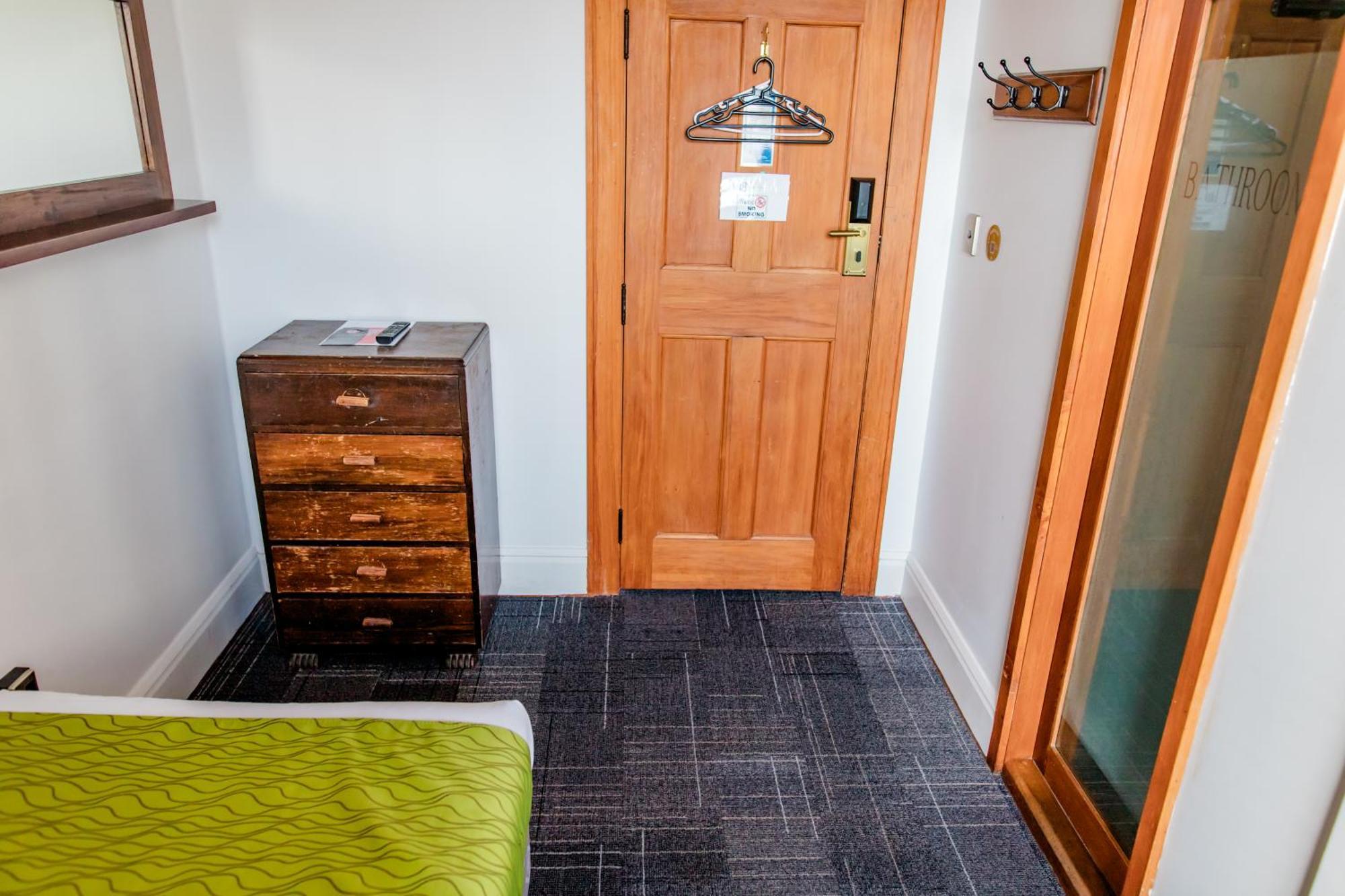 Single Room Private Bathroom